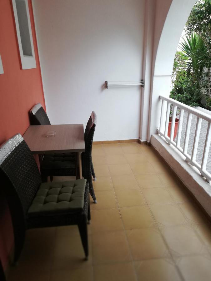 Christina Pension Karterados  Exterior foto