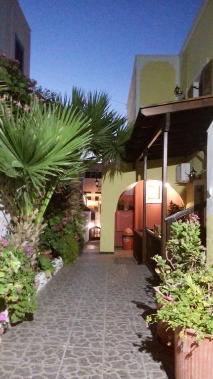 Christina Pension Karterados  Exterior foto